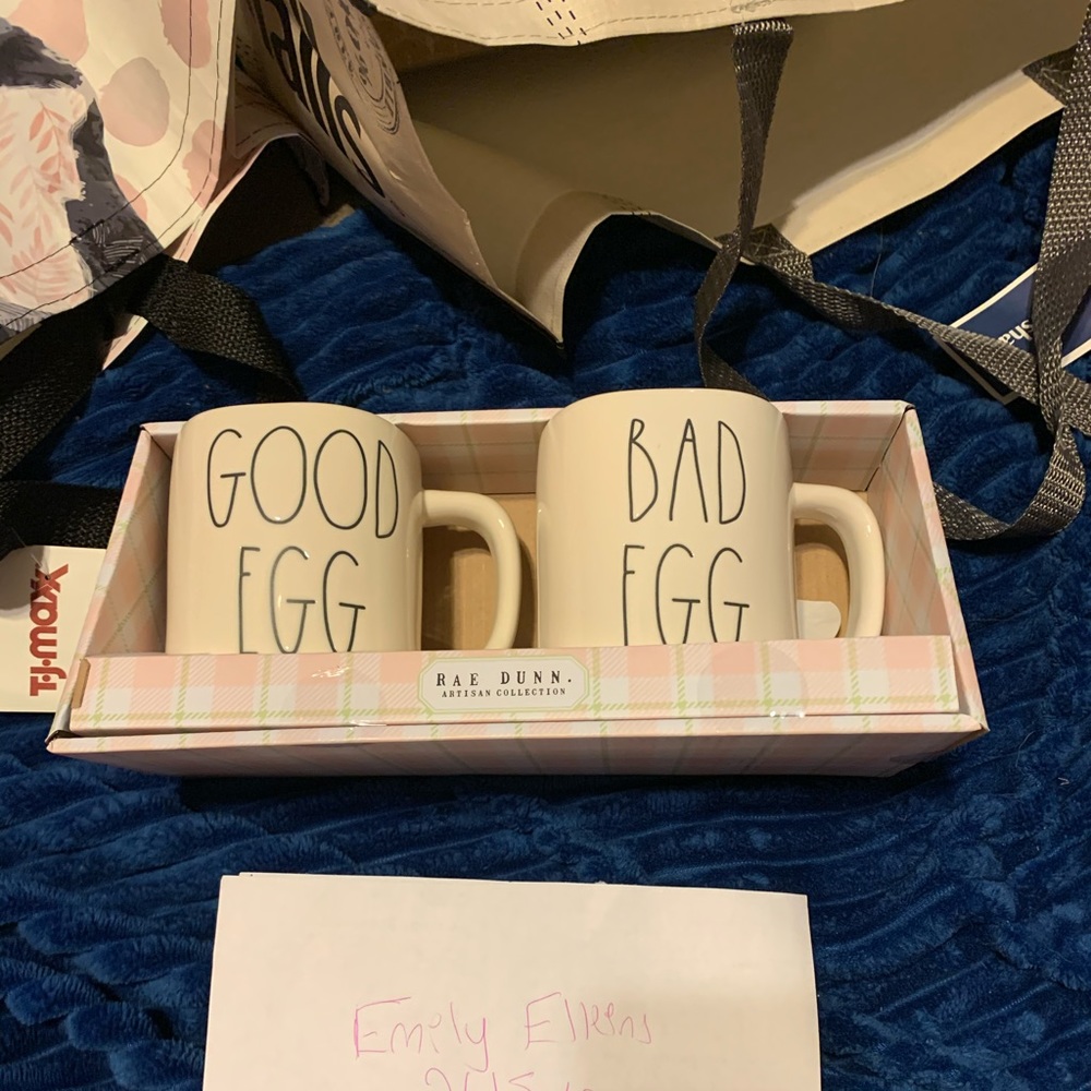 Rae Dunn mug set